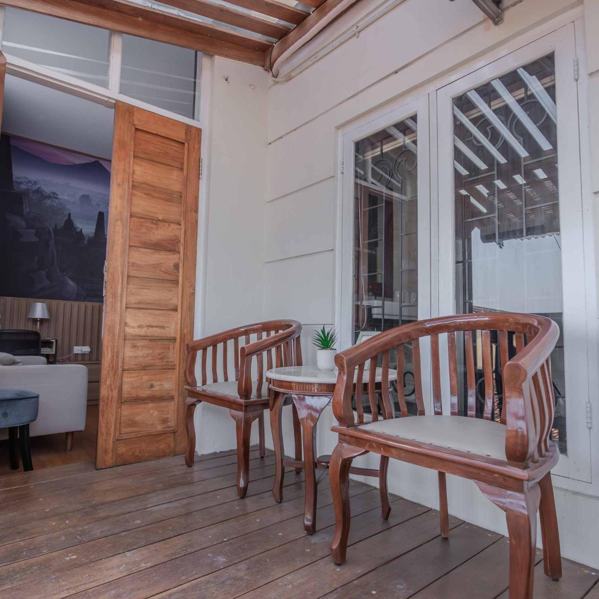 Inez Homestay Yogyakarta Exterior photo