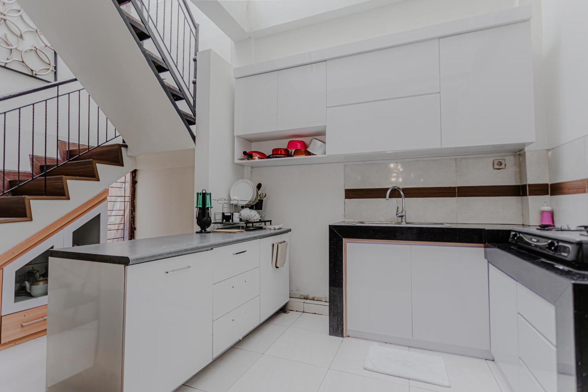 Inez Homestay Yogyakarta Exterior photo